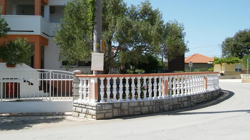 Apartments Mira Bibinje Exterior photo